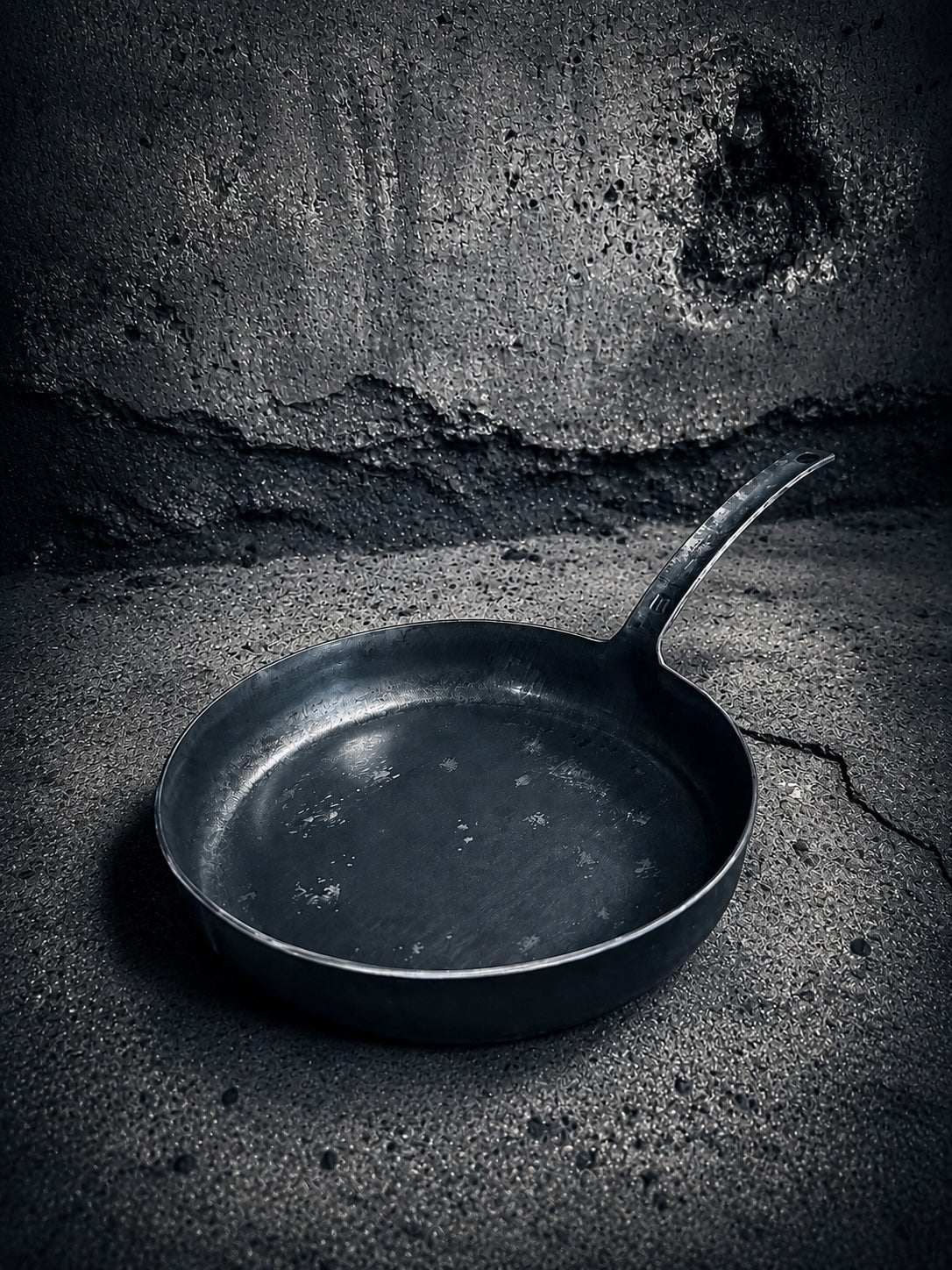 Waidler pan with handle