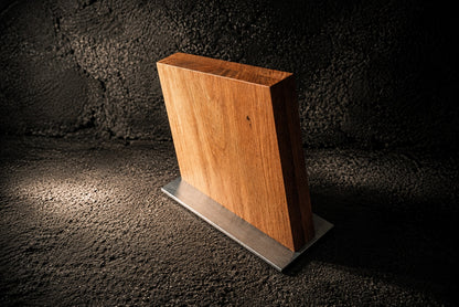 Magnetic knife block